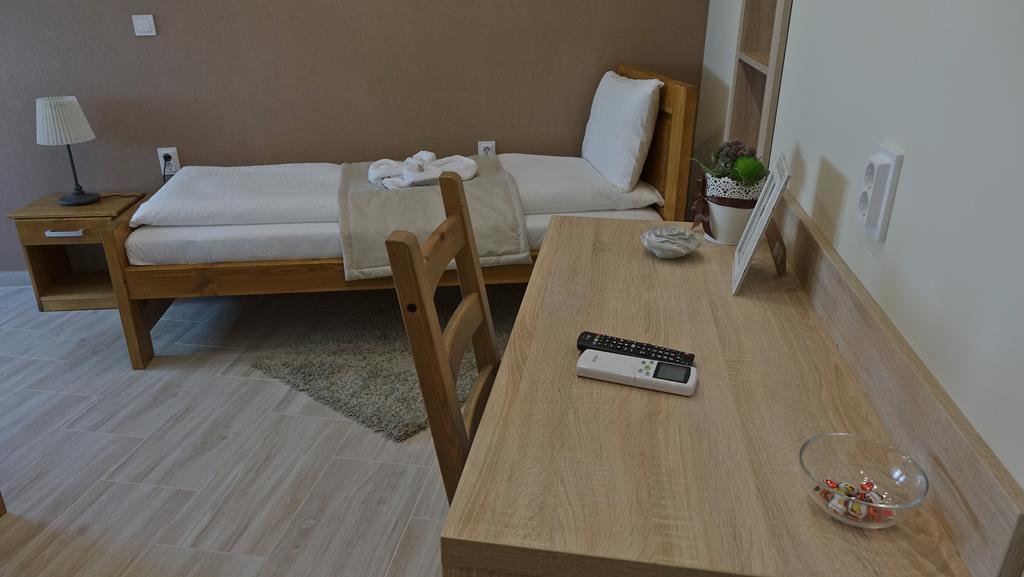 Alice Panzio Gold Bed and Breakfast Kalocsa Εξωτερικό φωτογραφία